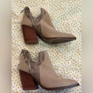 Vince Camuto Heeled Zip Back Suede Booties-8